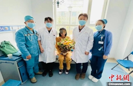 
                    上海援青医疗团队成功救治急性药物中毒少女
                