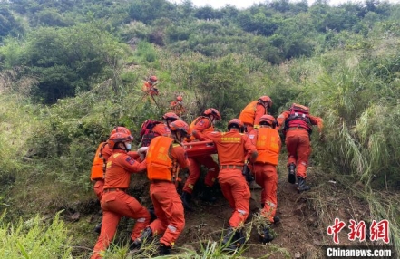 
                    四川泸定6.8级地震已致甘孜州37人遇难12人失联
                